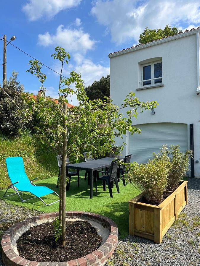 Location de vacances pour 5 personnes, avec piscine ainsi que terrasse et vue à Poiroux - 3