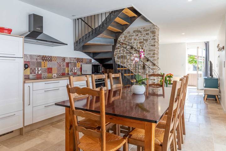 Gîte pour 8 personnes, avec terrasse ainsi que jardin et jacuzzi à Nivillac - 2