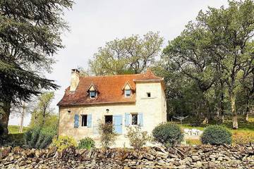 Gîte pour 4 personnes, avec jardin à Béduer