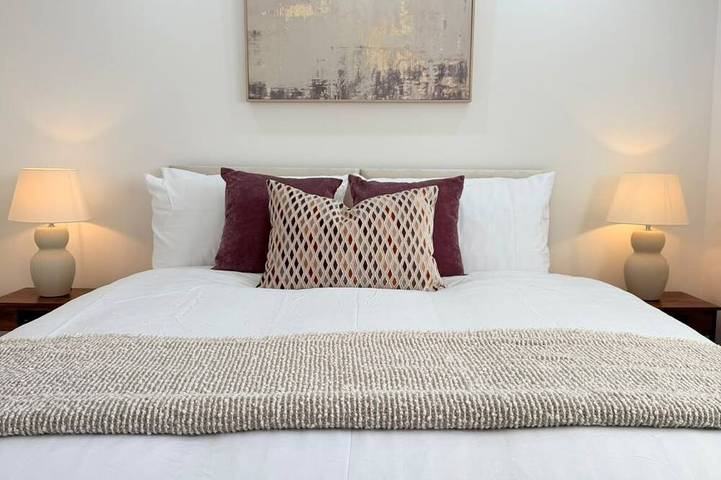 Maison 2 chambres à Luton, 4 couchages, jardin & 2 parkings privés in Luton, Chiltern Hills