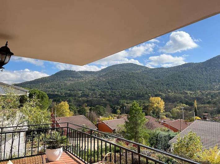 Casa rural para 12 personas, con jardín y terraza además de piscina y vistas en Santa María del Tiétar