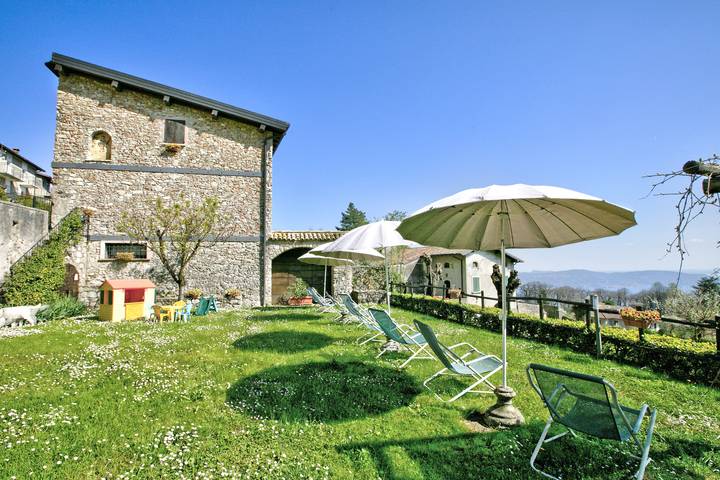 Ferienwohnung für 4 Personen, mit Terrasse und Seeblick in Gargnano - 2