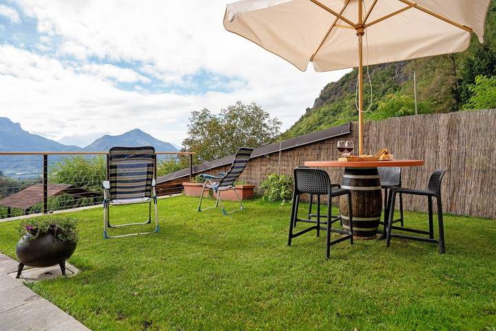 Appartamento per 2 persone, con Balcone e Giardino nonché Vista lago