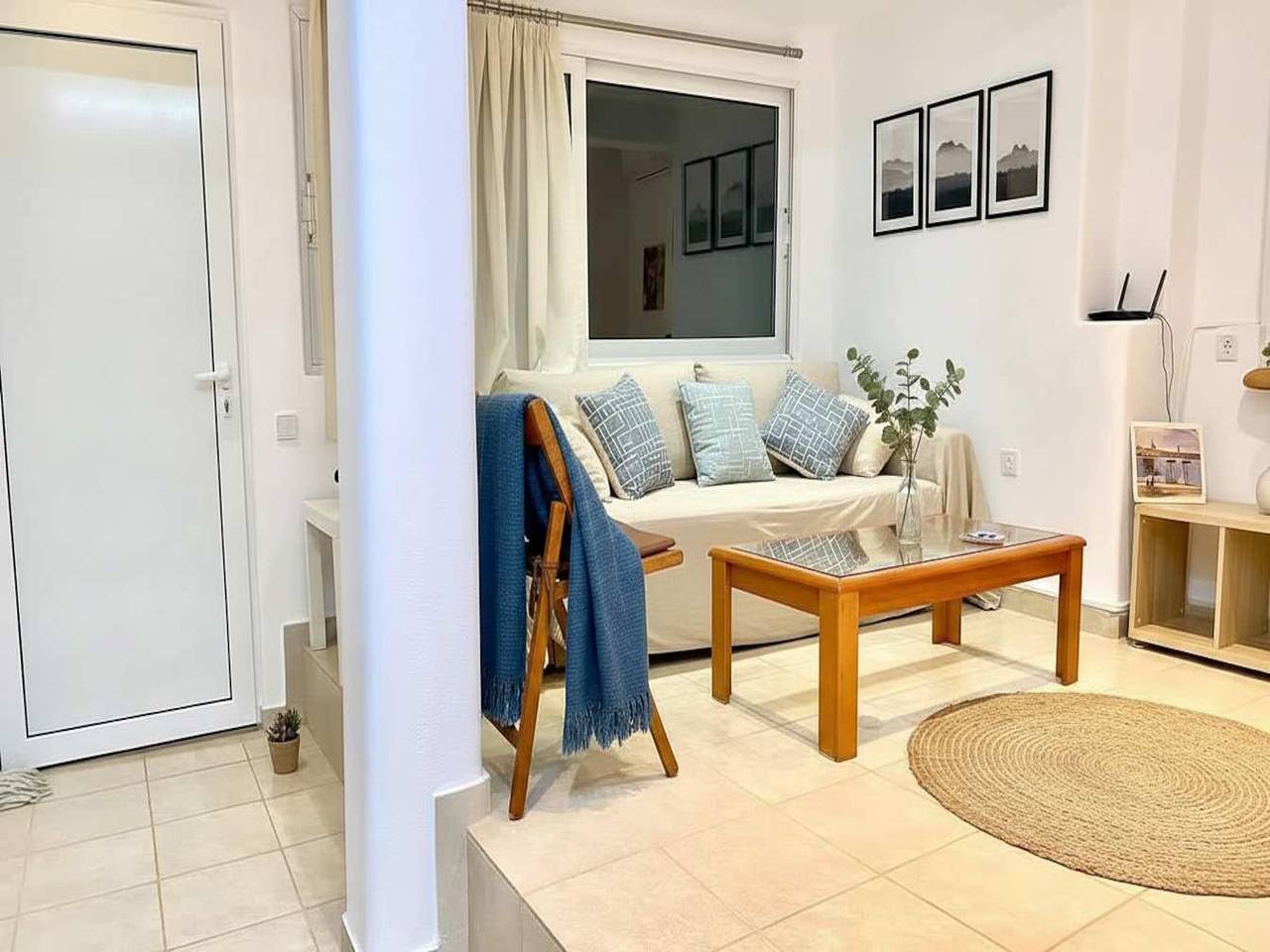 Apartamento entero, Suite Paros con balcón y aparcamiento. in Paros