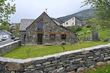 Gîte pour 5 personnes, avec jacuzzi et sauna ainsi que jardin et terrasse à Les Estables