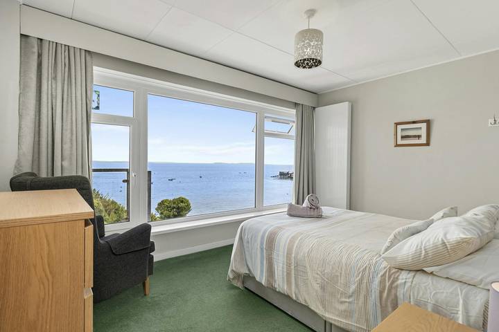 Puffins Nest, Tenby in Tenby, Pembrokeshire