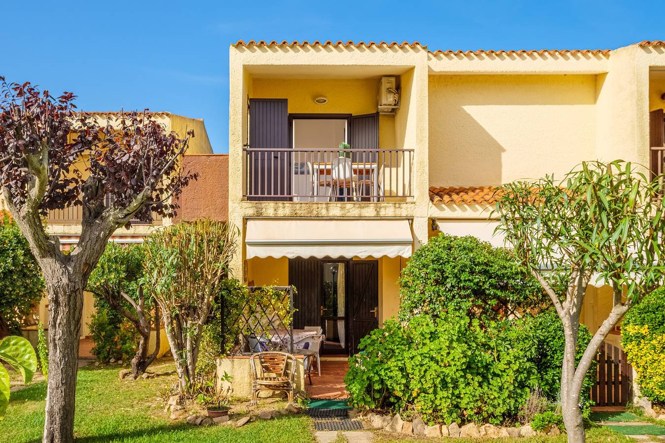 Appartamento intero, Appartamento 'Casa Giallo' vicino al mare con giardino e aria condizionata in Cannigione, Arzachena