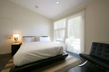 Vacation Home for 12 Guests in Los Angeles, Los Angeles County, Picture 3