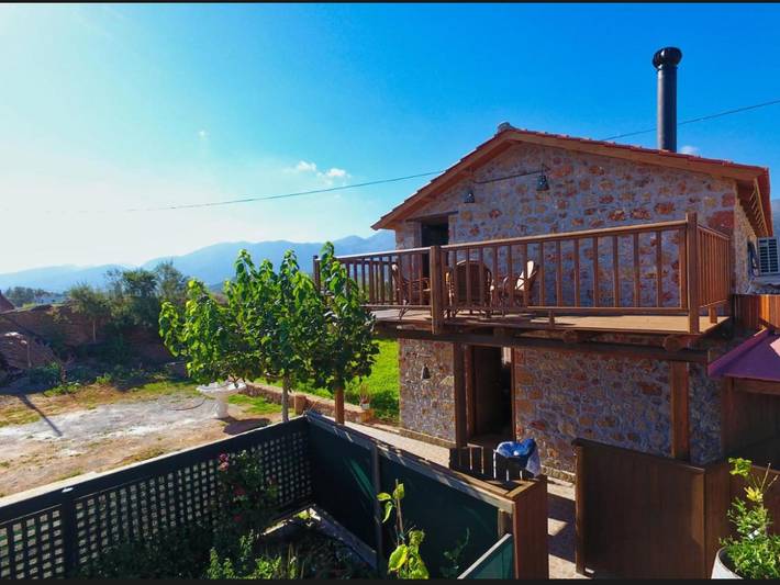 Ferienhaus für 4 Personen, mit Whirlpool und Balkon sowie Garten und Sauna, kinderfreundlich