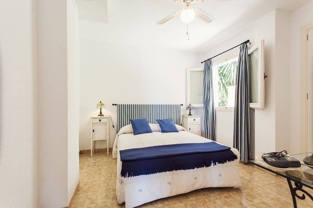 Chalet, solo 15 min de Palma, 12 pax, gran piscina, Wifi Free, Aacc, Tv Sat in Marrachí, Mallorca Oeste