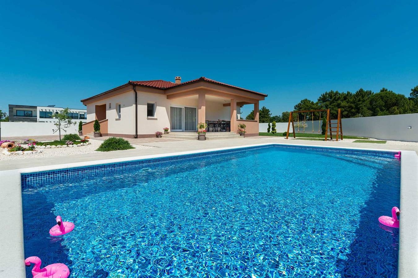 Villa First Hill with heated pool in Nin, Region de Zadar