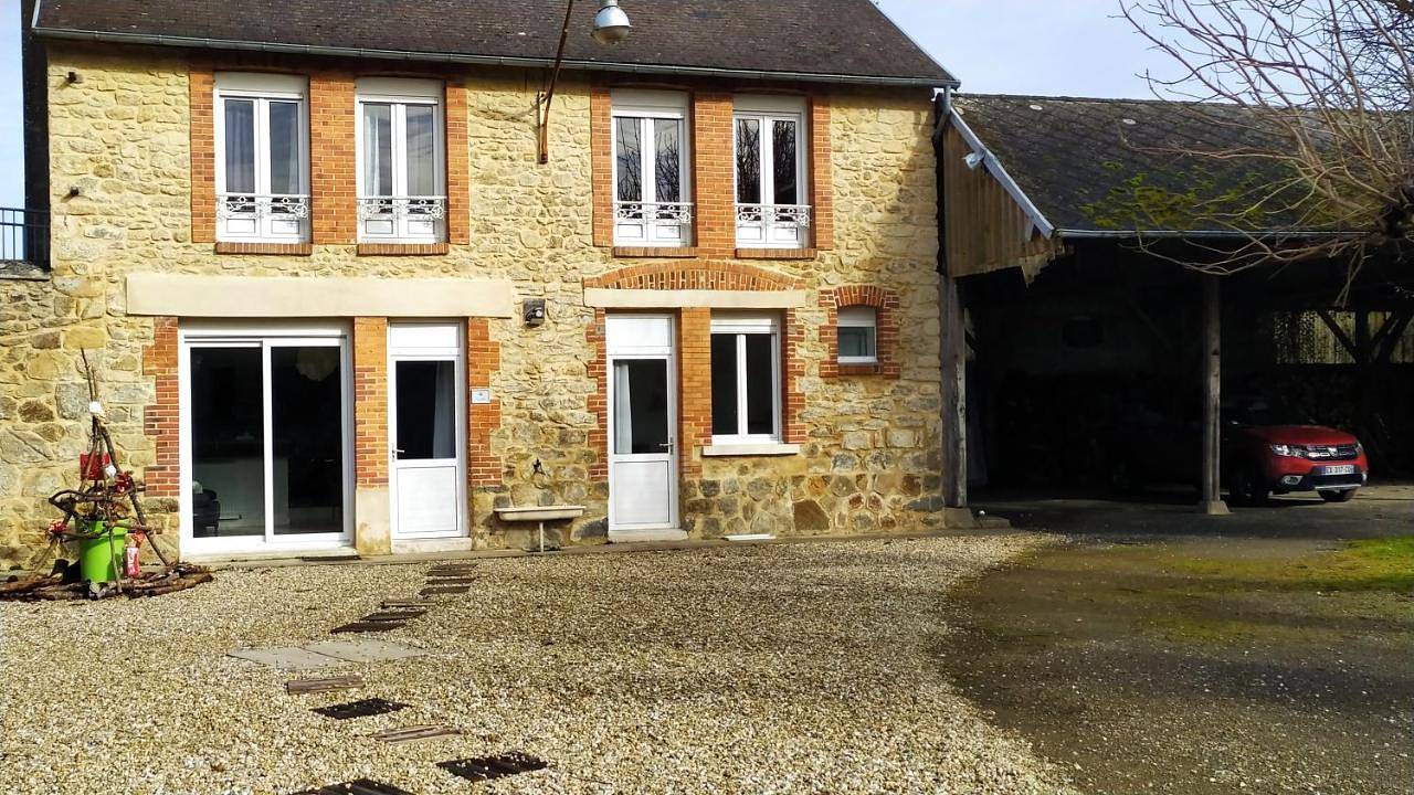 One-Bedroom House in Bussière-Dunoise, Région de Guéret