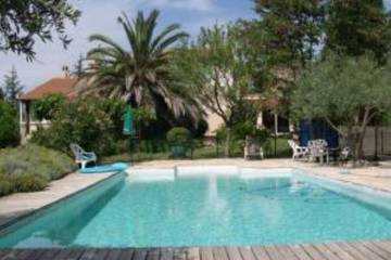 Agriturismo pour 4 personnes, avec jardin ainsi que jacuzzi et piscine à Le Pouget