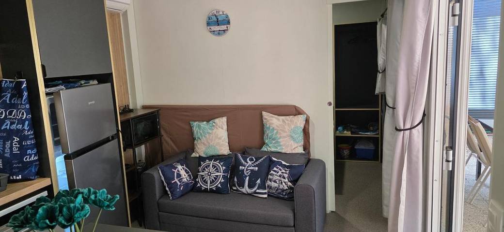 Camping pour 5 personnes, avec terrasse et vue, animaux acceptés à Pakoštane - 4