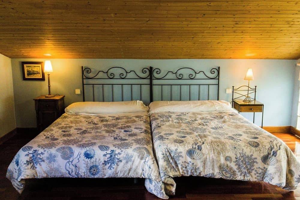 Apartamento entero, Apartamento 'Usko 1' con vistas a la montaña, piscina privada y Wi-Fi in Amurrio, Cordillera Cantábrica