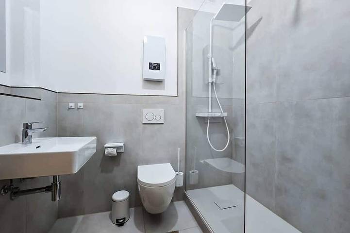 Ganze Wohnung, Alpha Apartments: 2 Sz für 4, ruhige Lage in Krefeld, Niederrhein