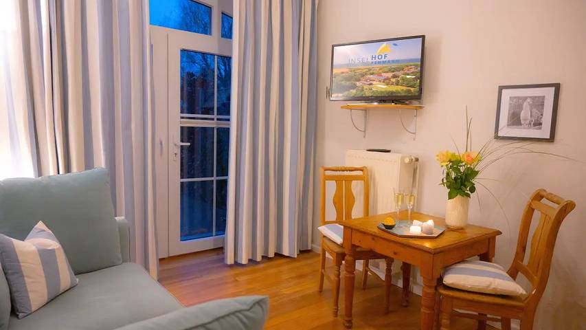 Ferienwohnung für 3 Personen, mit Terrasse und Sauna in Westermarkelsdorf