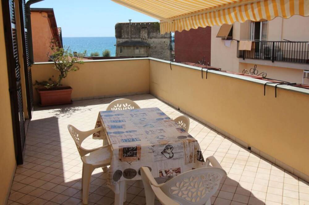 Ganze Wohnung, Garibaldi sea three-room apartment in Riva Ligure, Riviera di Ponente