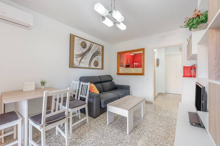 Ganze Wohnung, Apartment 'Apartamento Aguila' mit privater Terrasse, Gemeinschaftsgarten & Klimaanlage in Benalmádena Costa, Benalmádena