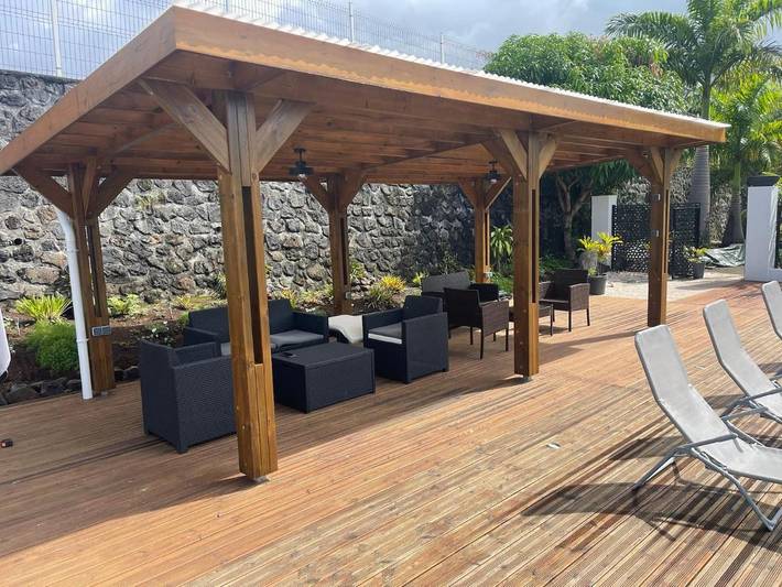 Location de vacances pour 10 personnes, avec jardin ainsi que vue et piscine dans Vincendo - 2