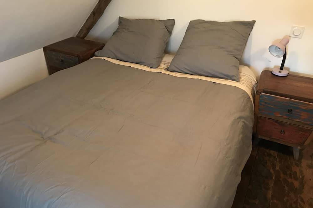 Entire apartment, \" La Re-naissance \" in the heart of the city in Dinan, Dinan region