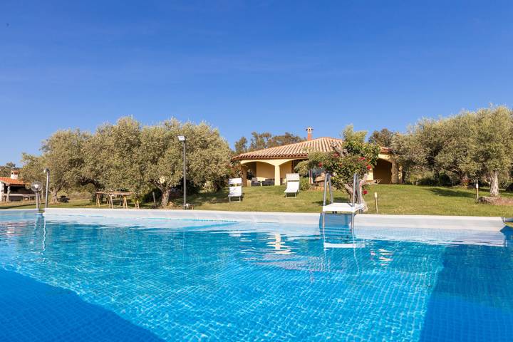 Villa 'Vivi Natura' mit Meerblick, privatem Pool und Wlan in Marrubiu, Campidano di Terralba