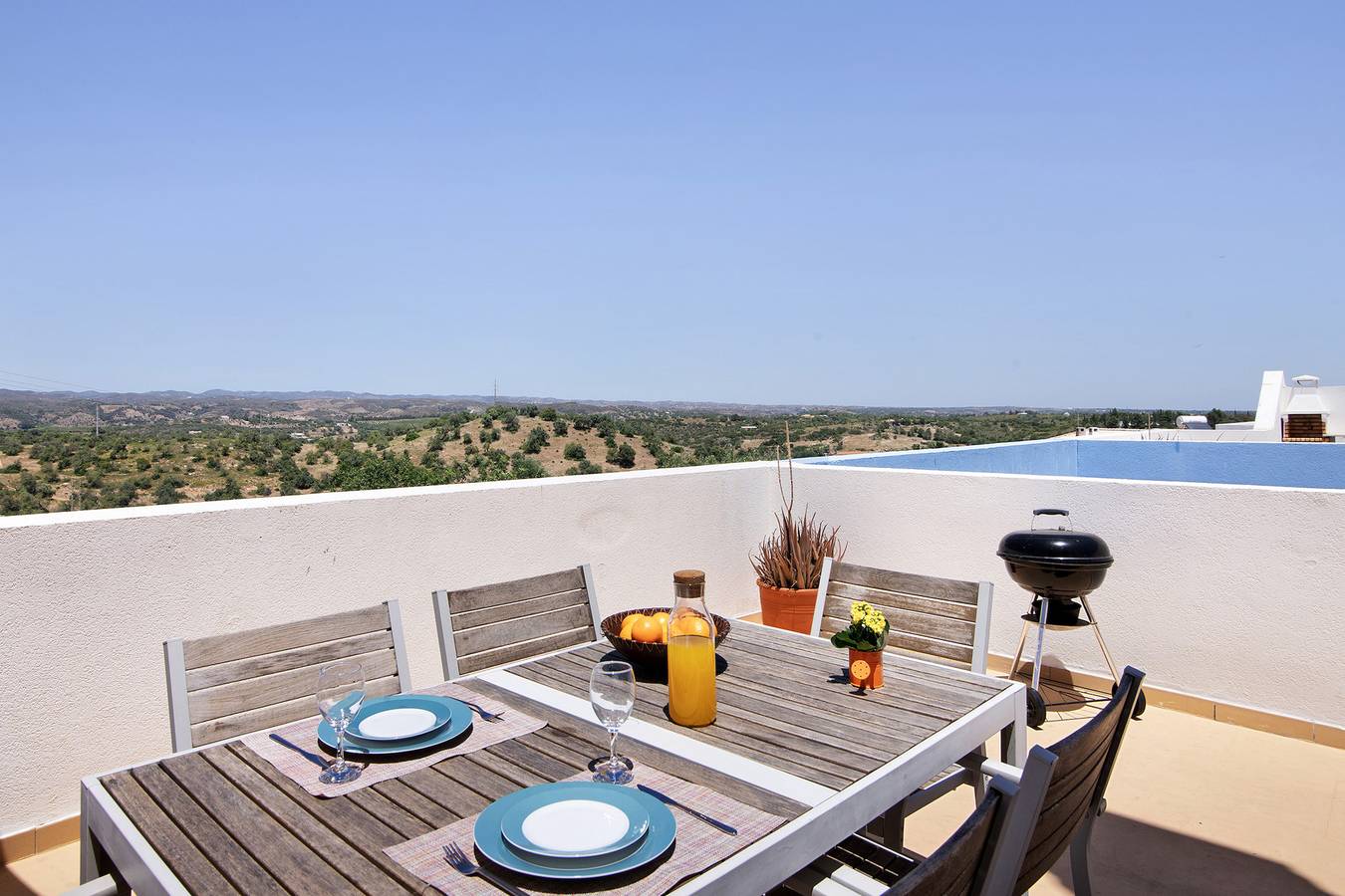 Villa 'Alto do Perogil Pool' with Mountain View, Wi-Fi, and Air Conditioning in Tavira, Tavira (Santiago)