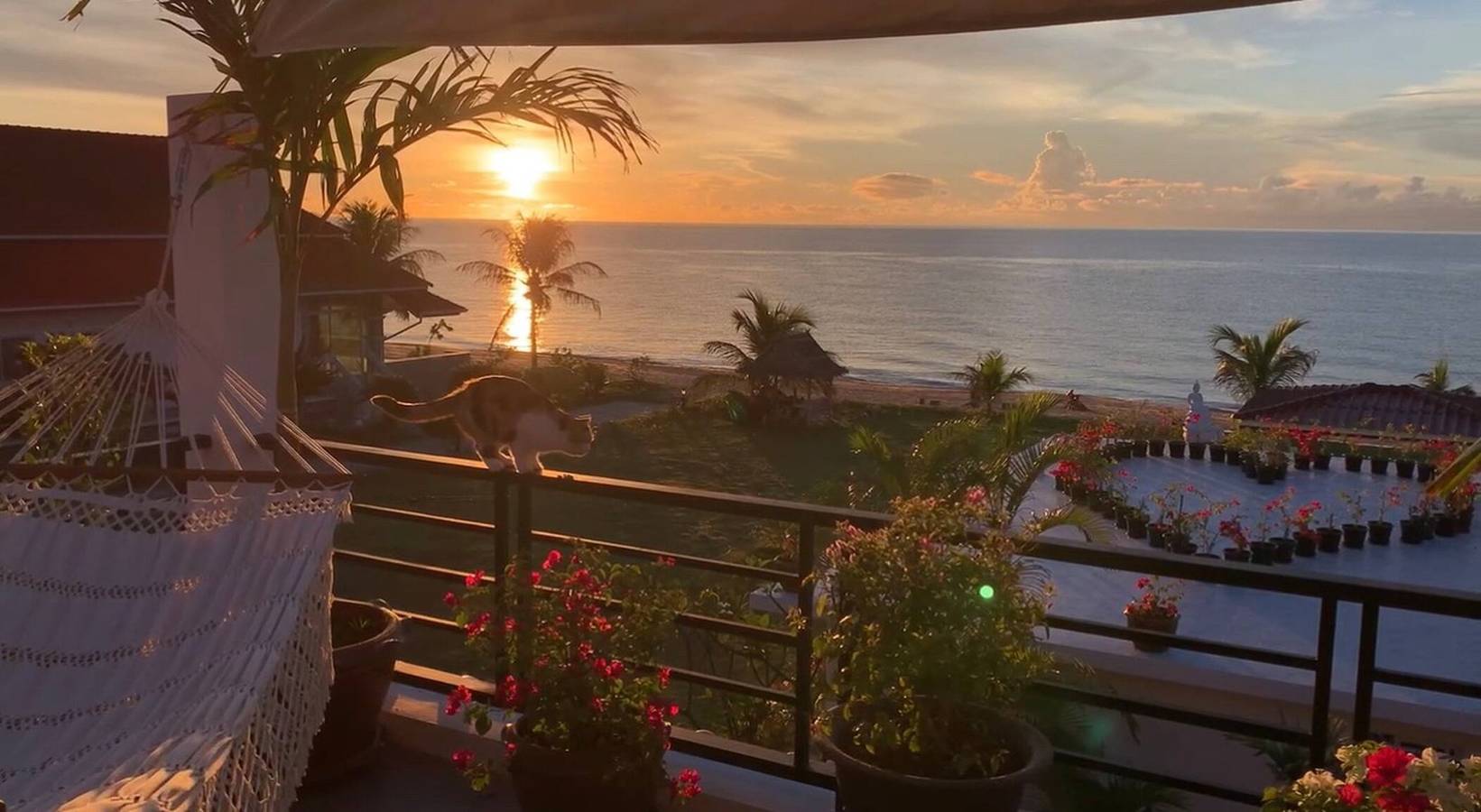 Ganze Wohnung, Romantischer Rückzugsort am Strand mit atemberaubender Aussicht in Prachuap Khiri Khan