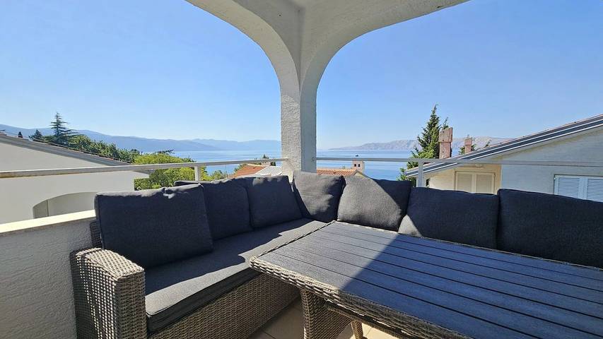 Ferienwohnung für 2 Personen, mit Balkon in Novi Vinodolski