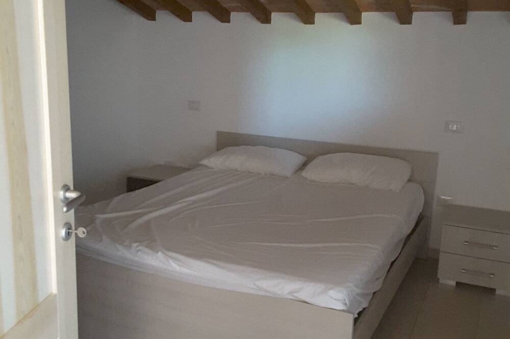 Große Vierzimmerwohnung mit Pool in der Nähe des Meeres in Vada, Etruskische Küste