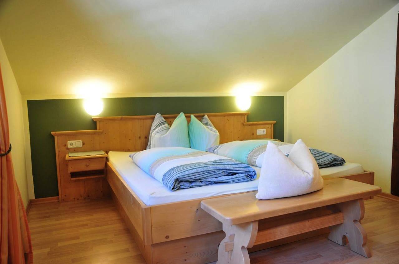 Ganze Wohnung, Two-Bedroom Apartment with Balcony in Tuxer Alpen, Hintertux