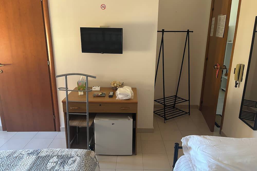 Charming townhome in lovely Francavilla al mare with Ac, Wifi in Francavilla al Mare, Chieti Province