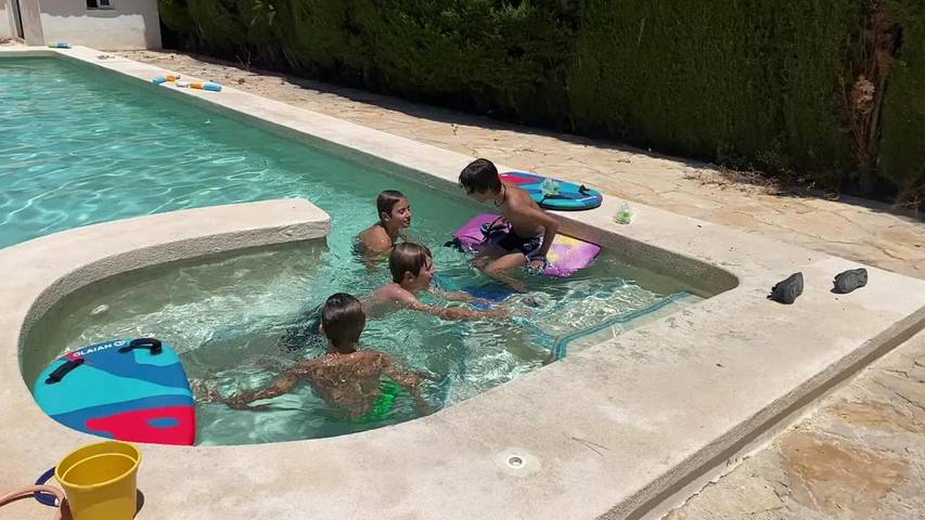Location de vacances pour 15 personnes, avec piscine ainsi que jardin et jacuzzi à Sant Joan d'Alacant - 2