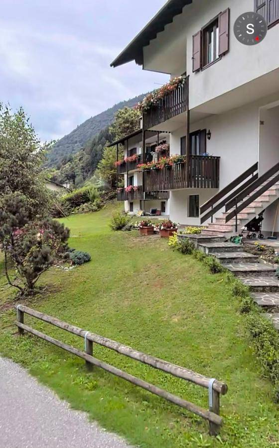 Gîte pour 5 personnes, avec Balcon ainsi que Jardin et Vue à Tione di Trento
