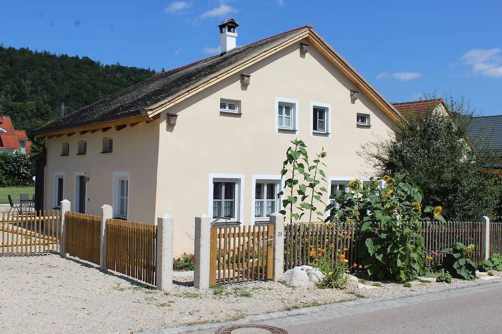 Ganze Wohnung, Denkmalgeschutztes Jurahaus Obergeschoss in Dietfurt, Altmühltal