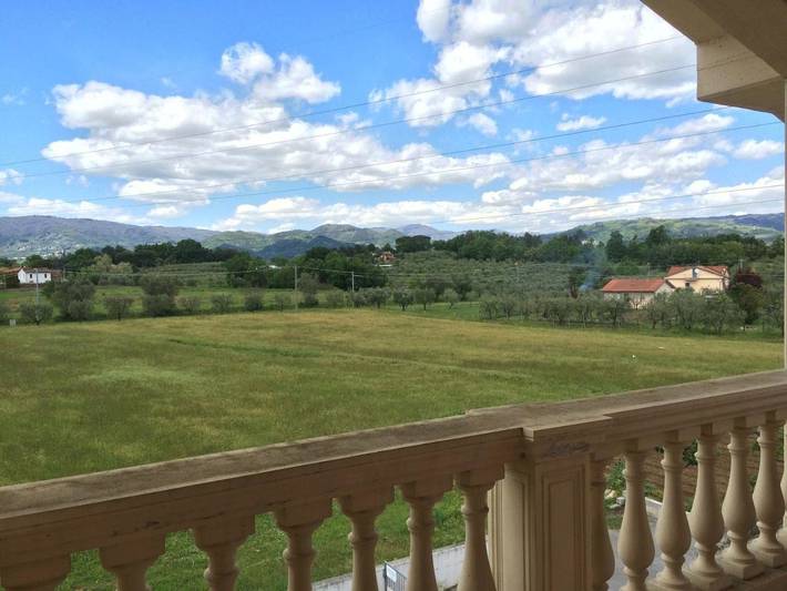 Appartamento per 3 persone, con panorama e balcone in Altopascio