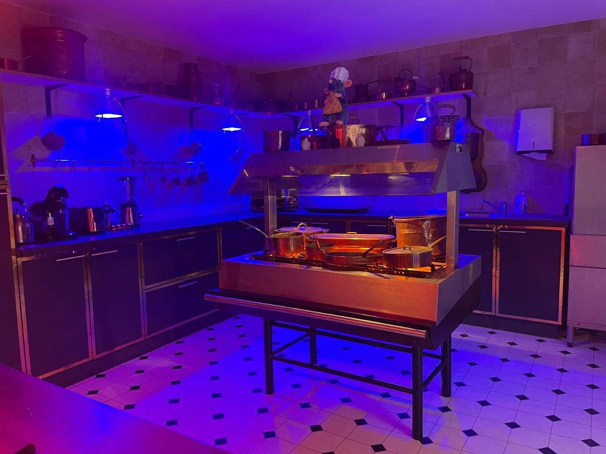Appartement entier, Cinema Paradiso - Appartement de charme avec Sauna, Hammam, spa in Issoudun, Région d'Issoudun