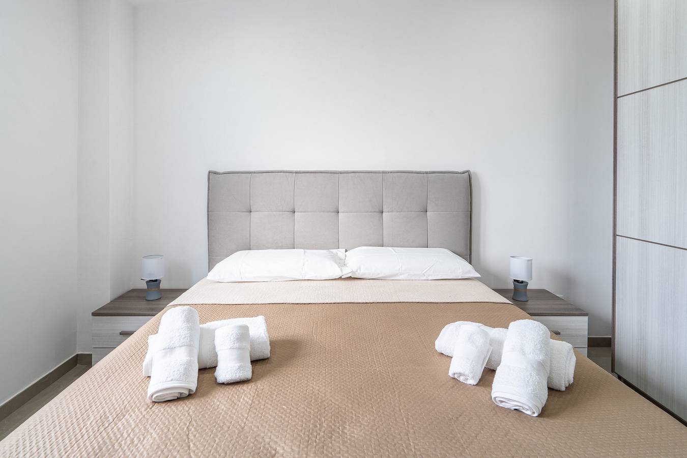 Apartamento entero, Apartamento 'Tiziano' con vistas al mar, Wi-Fi y aire acondicionado in Avola, Provincia de Siracusa