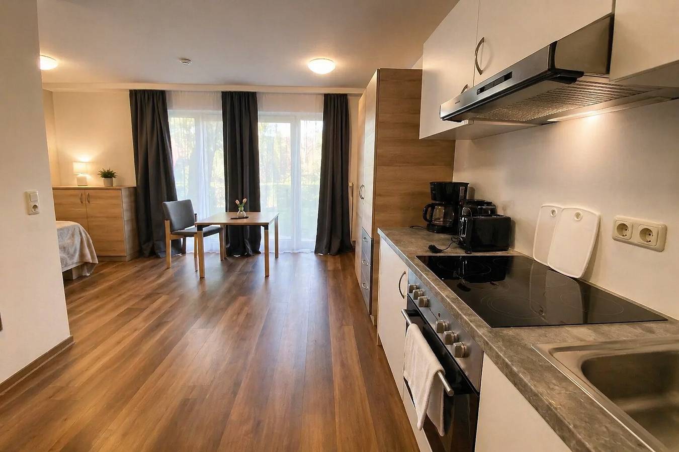 Ganze Wohnung, Apartment „Terasse Single Studio“ mit Wlan in Lübeck (Stadt), Lübeck