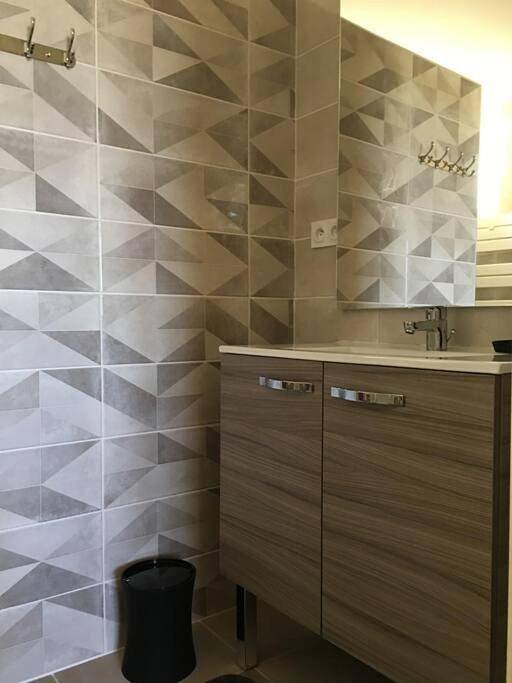 Maison au calme et un espace vert entièrement clos in Adissan, Région de Béziers