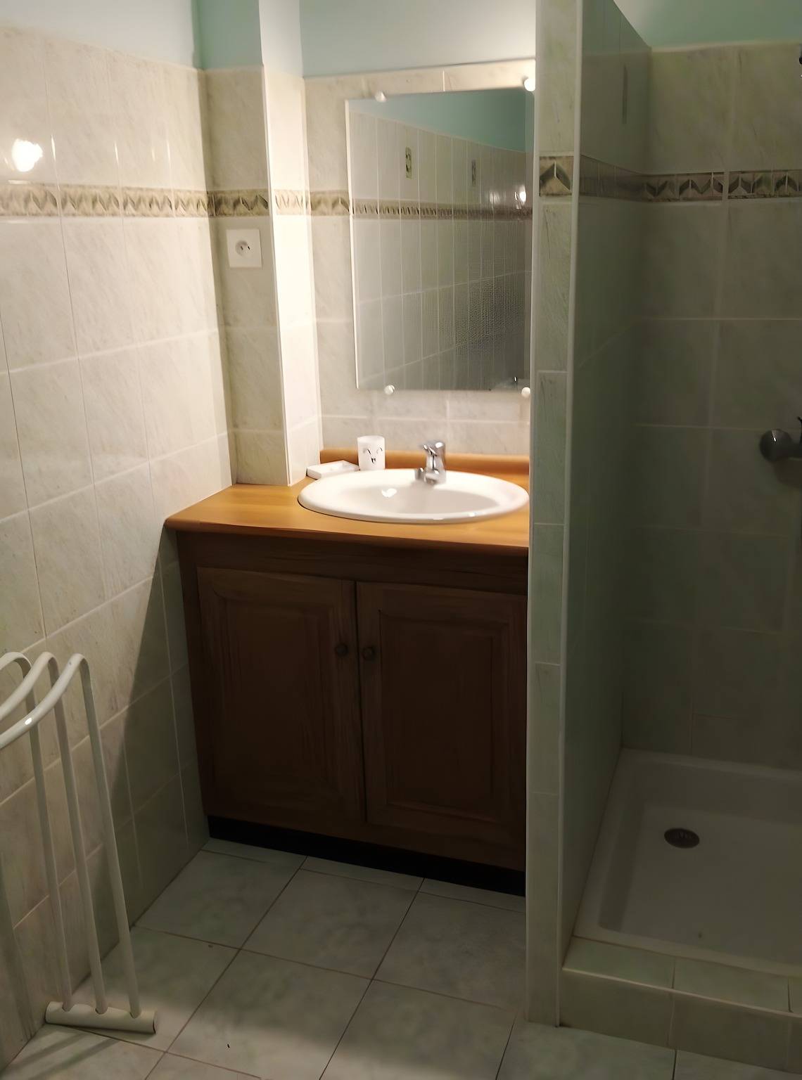 Casa de vacaciones «Maison Au Calme» con terraza y jardín privados in Féneyrols, Tarn y Garona