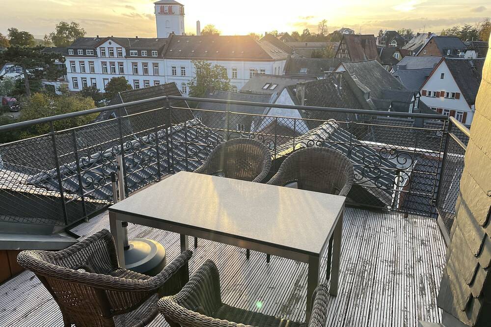 Ganze Wohnung, Alta Villa - Exclusive Ferienwohnung mit Dachterrasse in der Altstadt Eltville in Eltville, Eltville am Rhein