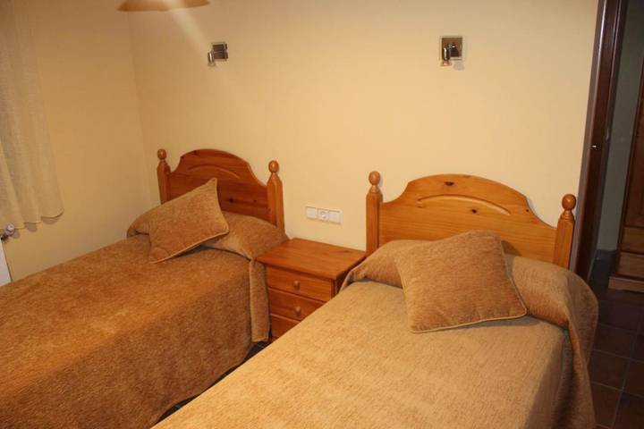 Casa rural para 16 personas, con jacuzzi y terraza en Provincia de Cuenca - 2