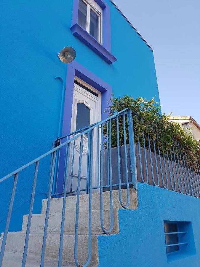 La Maison Bleue Trentemoult in Rezé, Région de Nantes