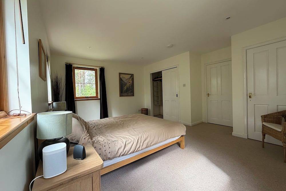 Luxe huis met grote omheinde bostuin in Cairngorm National Park in Nethy Bridge, Highlands