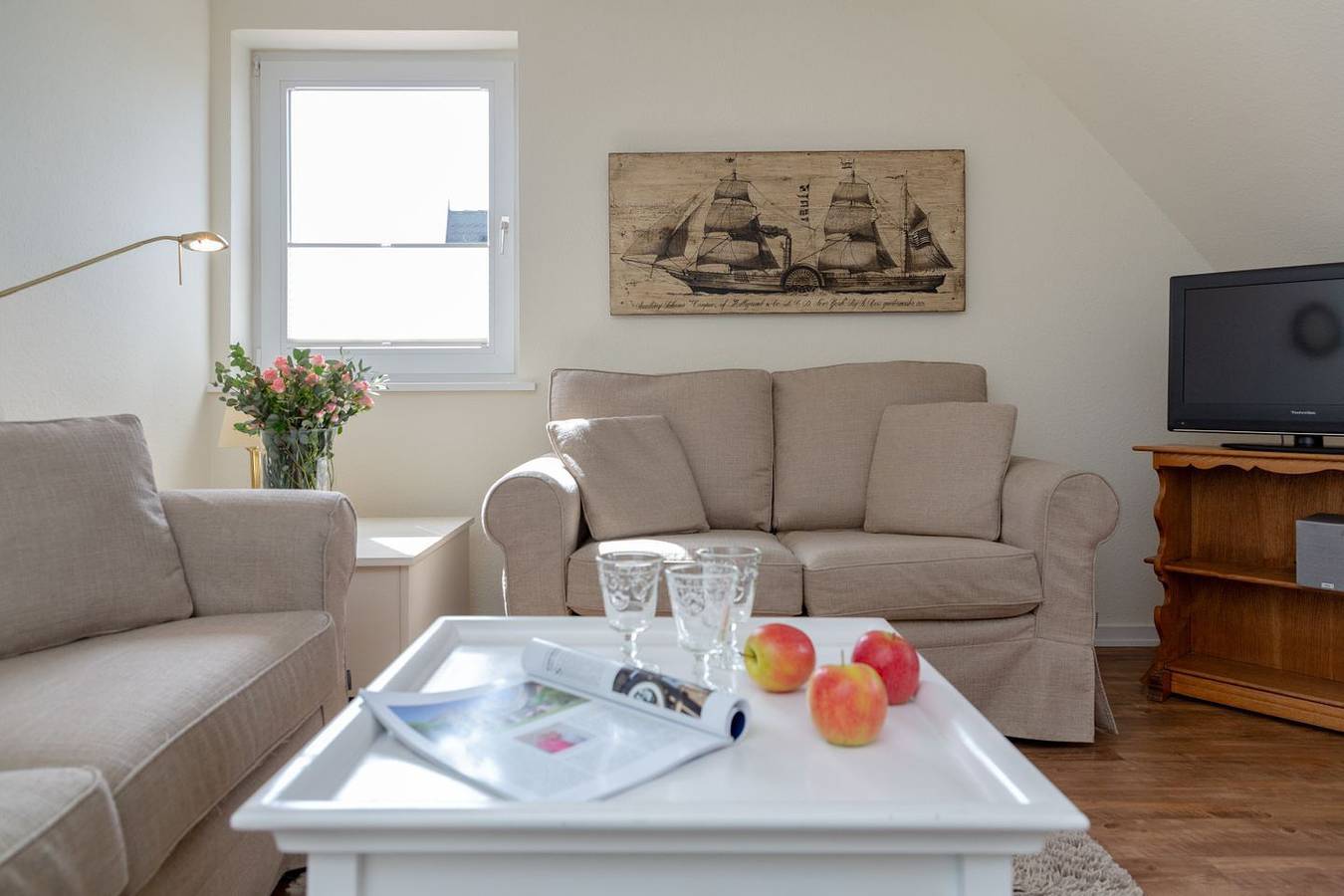 Ganze Wohnung, Urlaubstraum mit Weitblick: Ferienwohnung im Og mit Großem Balkon in Wenningstedt auf Sylt in Wenningstedt, Sylt