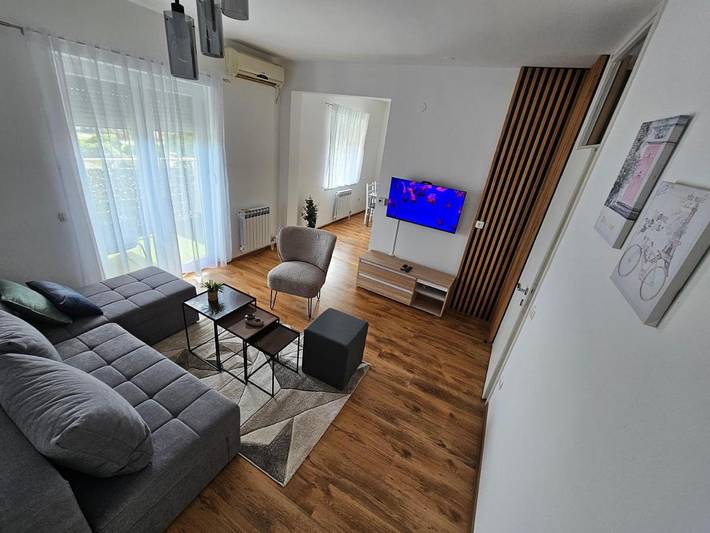 Gîte pour 4 personnes, avec balcon et vue dans Nova Gradiska