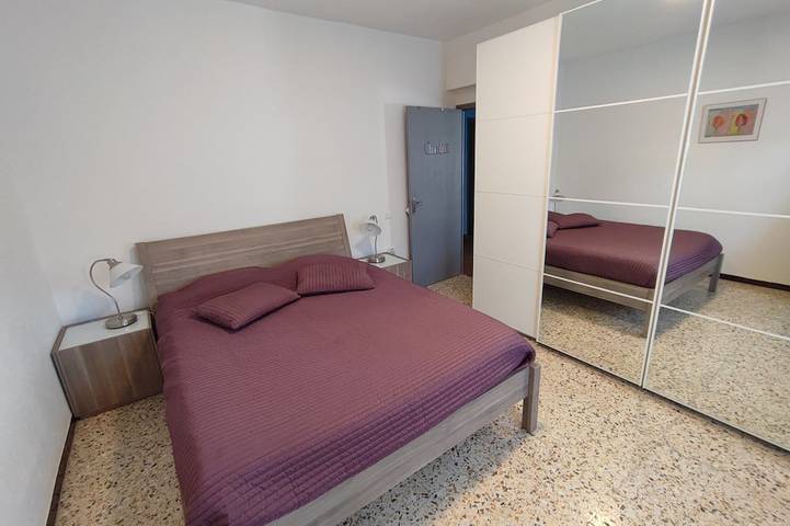 Location de vacances pour 6 personnes, avec piscine et jardin à Manso (homonymie) - 3