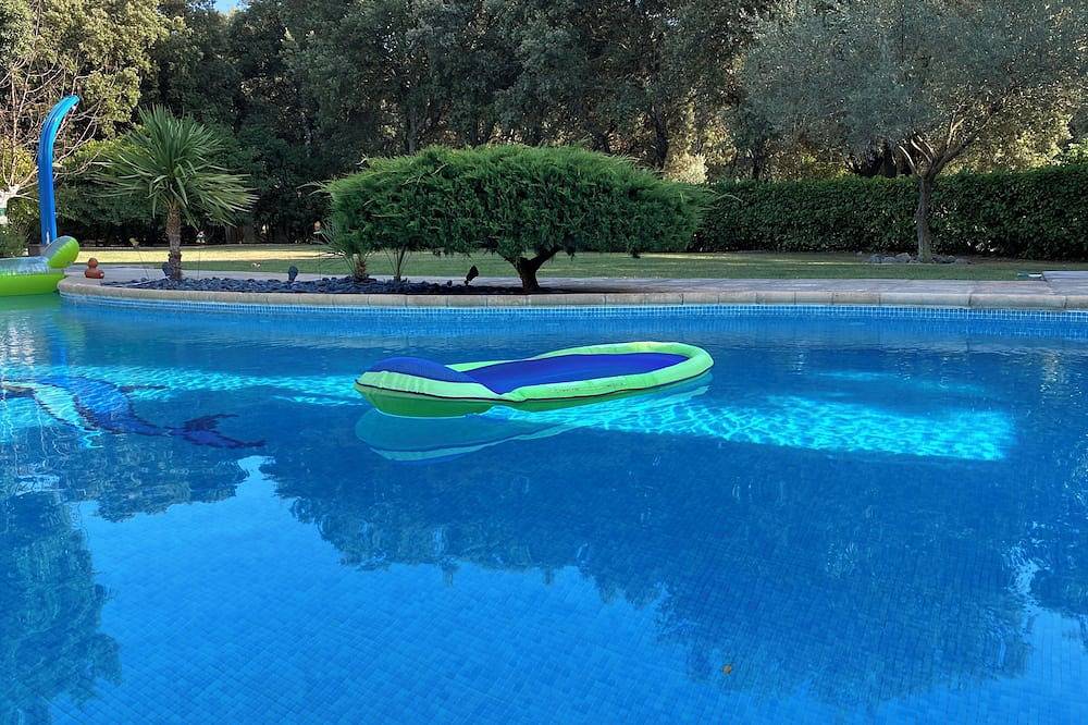 Apartamento entero, Gîte au Pic Saint-Loup with swimming pool - Peace and nature 20 min from Montpellier in Saint-Mathieu-de-Tréviers, Region de Montpellier