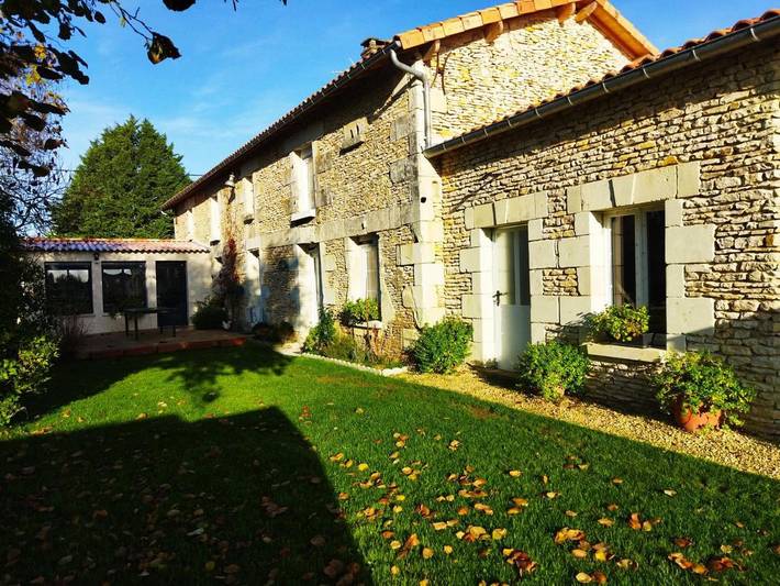 Chambre d’hôte pour 2 personnes, avec Terrasse et Jardin ainsi que Piscine et Vue